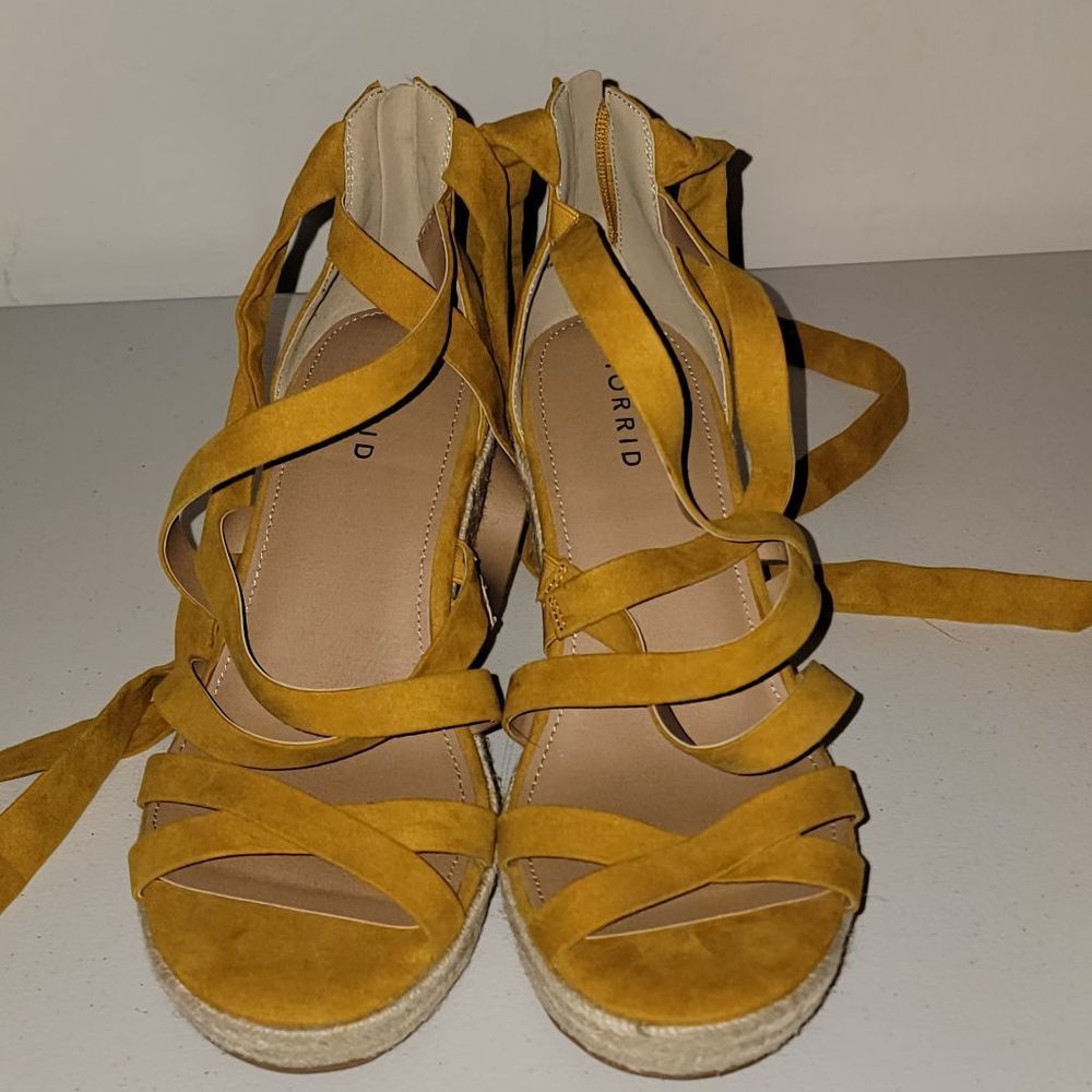 NWT Torrid Womens Mustard Lace Up Espadrille Wedge Sandals 9W 9 - Picture 2 of 8